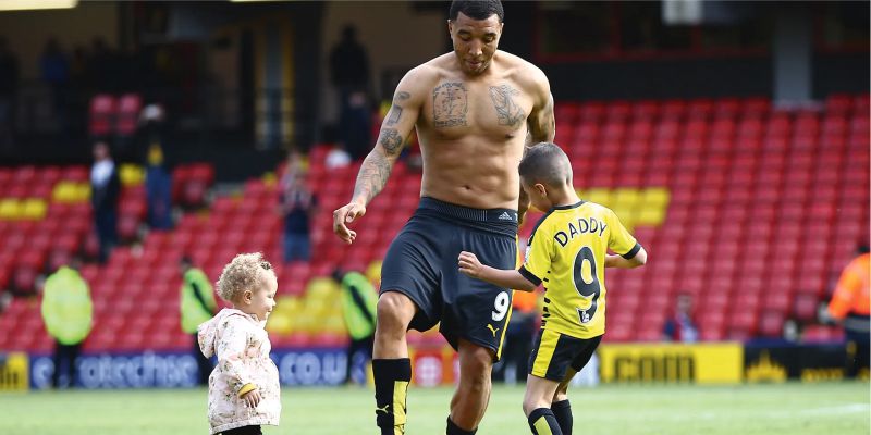 Điểm mạnh của cầu thủ Troy Deeney luôn thu hút sự chú ý